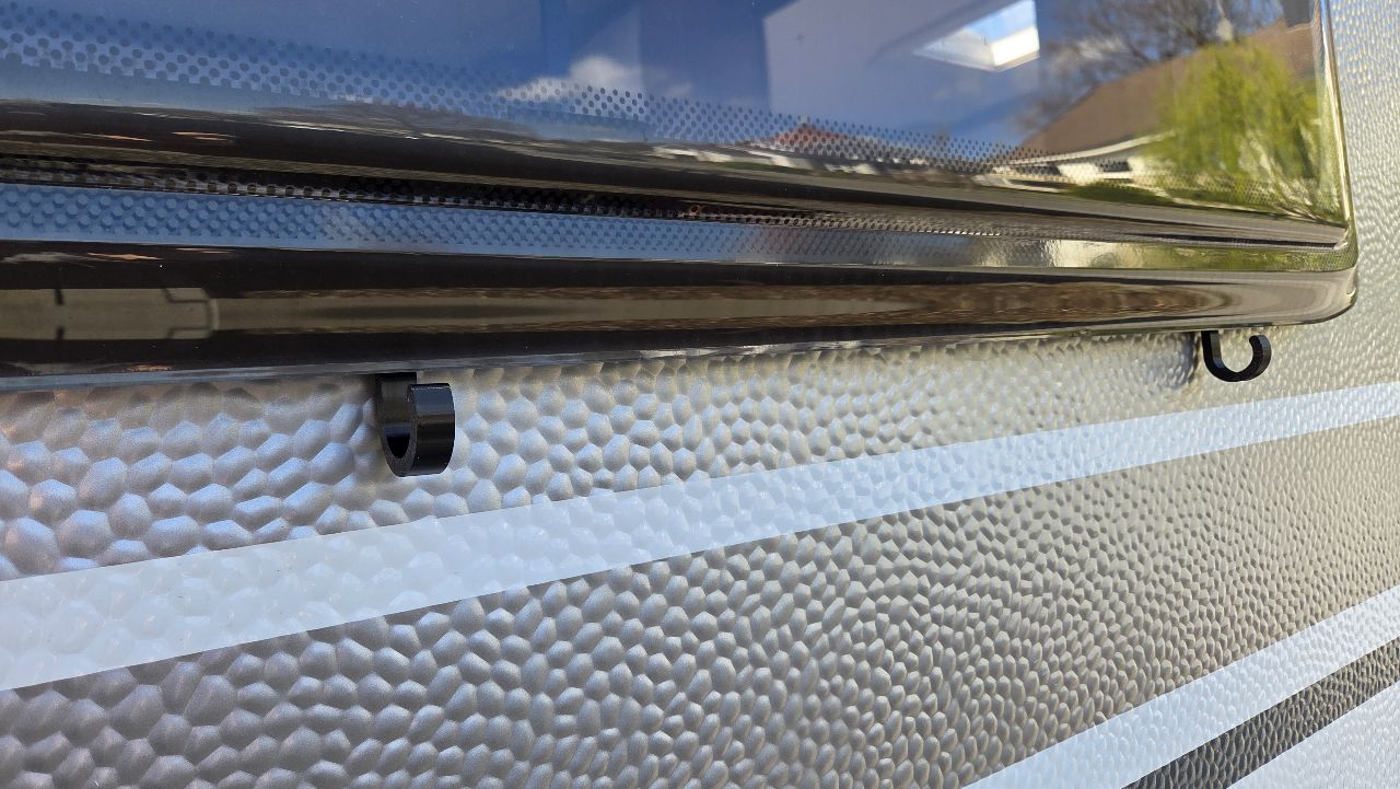 Fensterhaken für Wohnwagen / Wohnmobil / Camper Set 2 Stk.